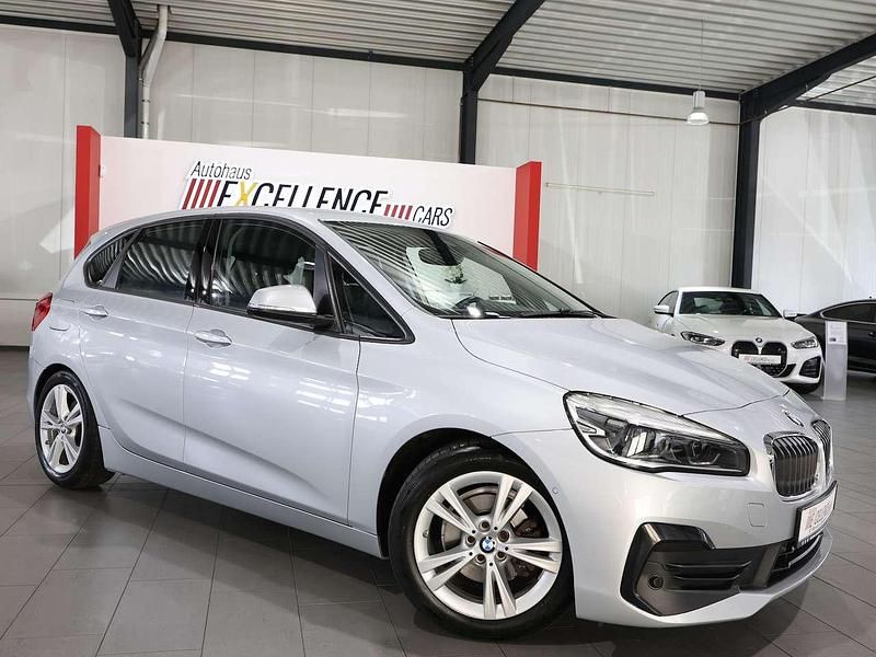 Gebraucht BMW 218 Advantage 140 PS (102 kW) 2020 Glaciersilber metallic Van / Kleinbus
