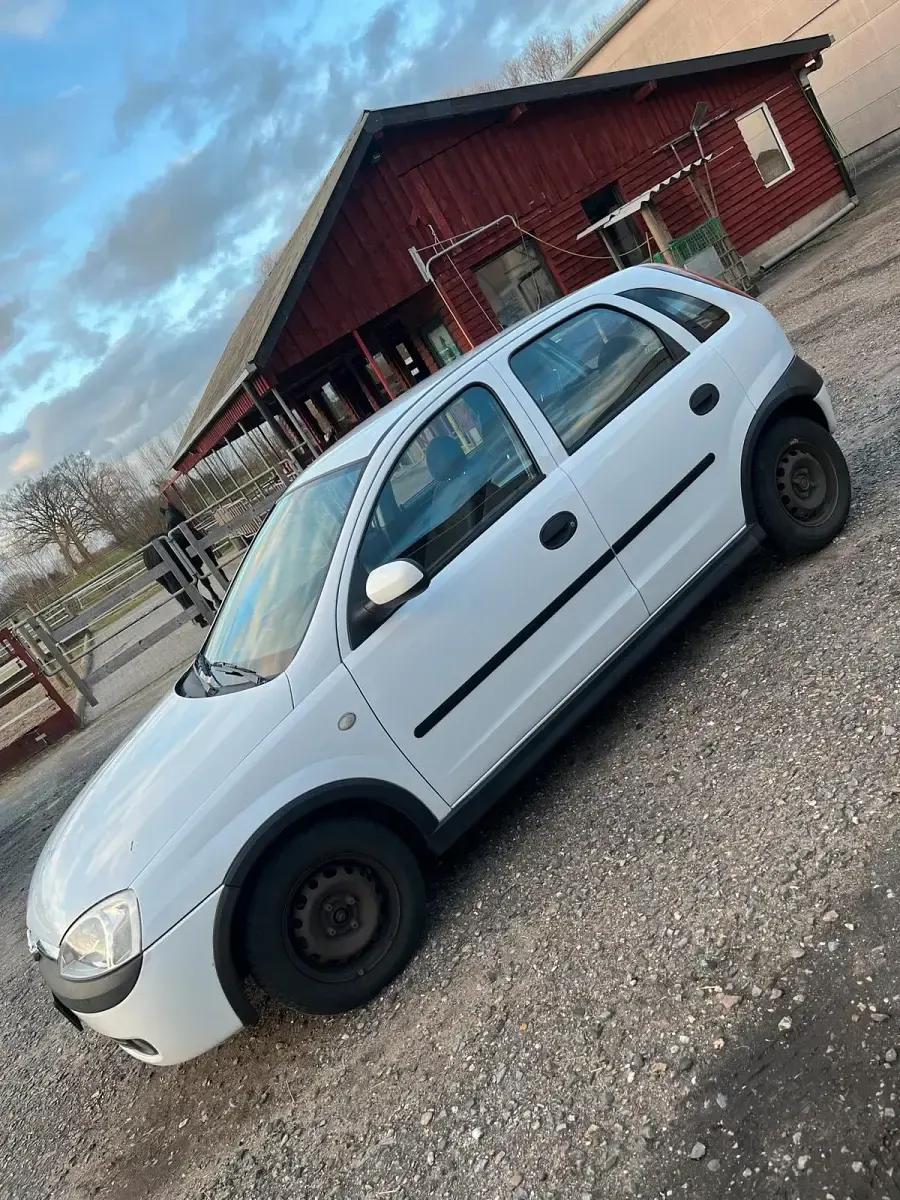 Gebraucht Opel Corsa 74 PS (54 kW) 2002 Weiß Kleinwagen