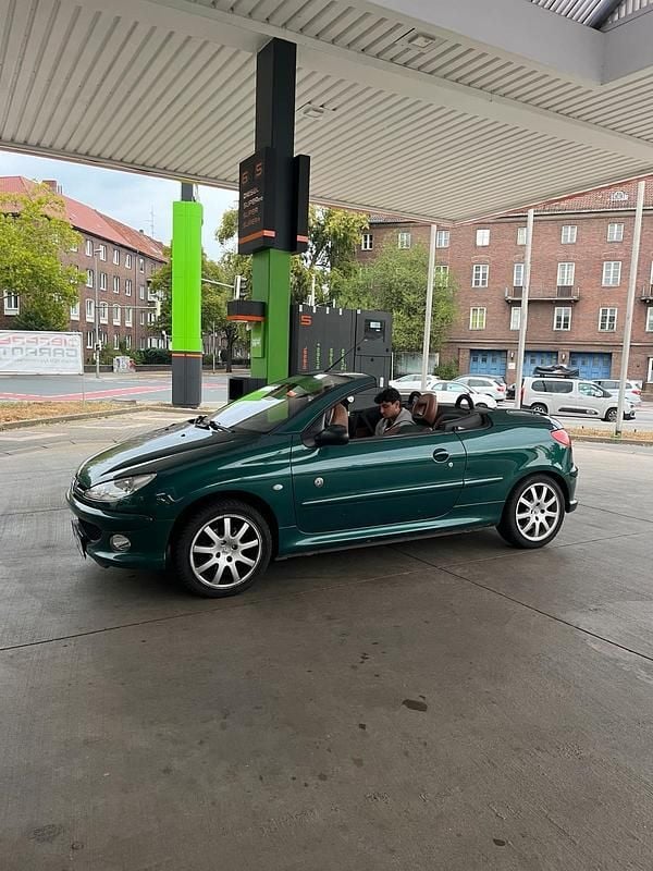 Gebraucht 2004 Peugeot 206 CC Roland Garros Cabrio | 1.199 € (Fairer Preis) - Bild 1/4