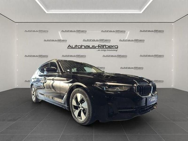 Gebraucht BMW 520 Performance 190 PS (139 kW) 2022 Schwarz Limousine