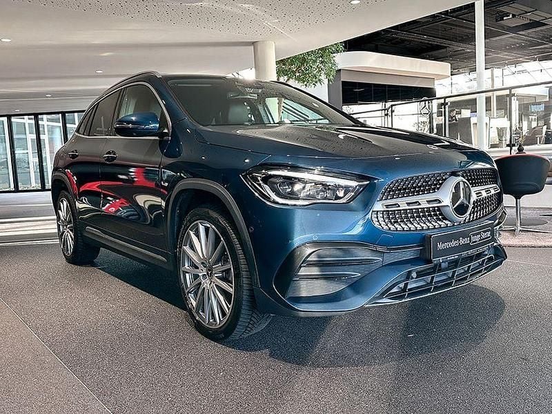 Gebraucht Mercedes GLA250 AMG 160 PS (117 kW) 2021 Blau SUV