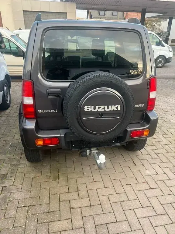 Używany Suzuki Jimny Style 84 KM (61 kW) 2017 Szary SUV