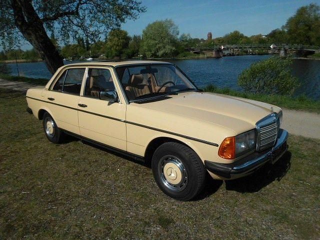 Gelb Gebraucht 1982 Mercedes 200 Limousine | 12.500 € - Bild 1/4