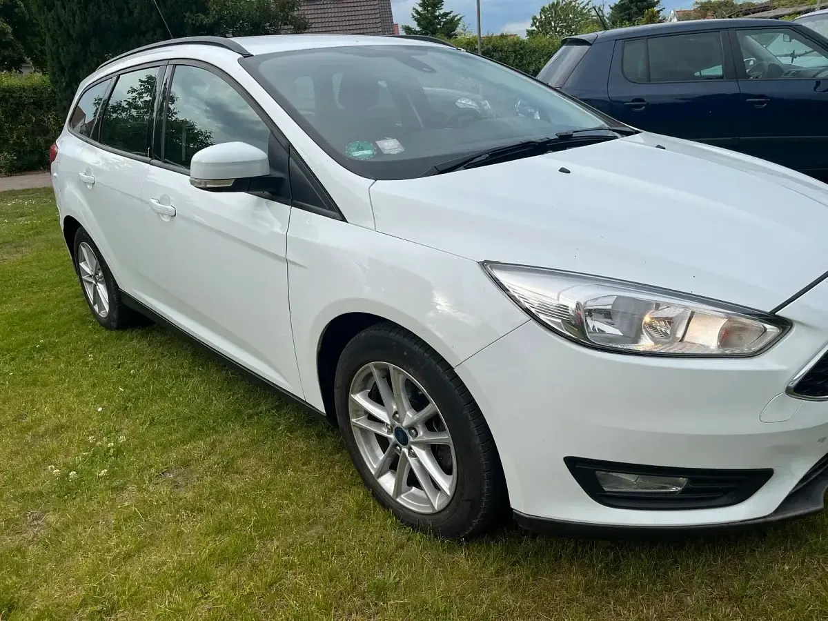 Gebraucht Ford Focus 100 PS (73 kW) 2018 Weiß Kombi