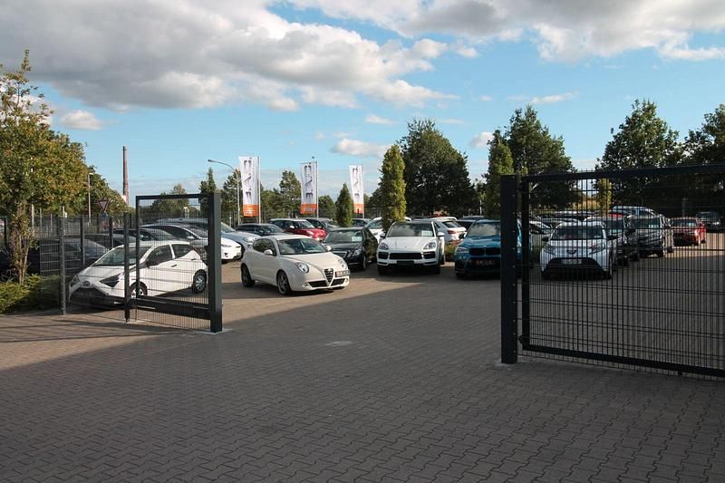 Gebraucht Ford Fiesta Celebration 101 PS (74 kW) 2017 Rot Kleinwagen