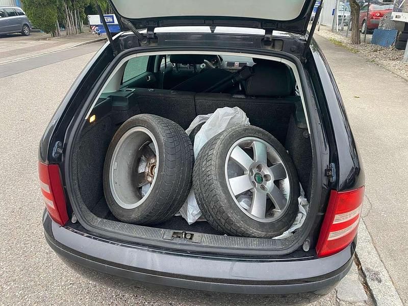 Gebraucht Skoda Fabia Ambiente 75 PS (55 kW) 2006 Schwarz Kleinwagen