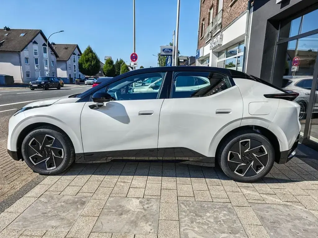 Neu Lynk & Co 02 200 kW (272 PS) 2026 Weiß SUV