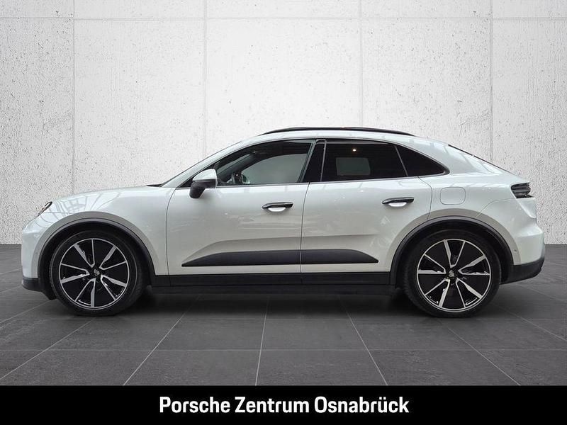 Gebraucht Porsche Macan 300 kW (408 PS) 2024 Grün (oakgrünmetallic neo) SUV