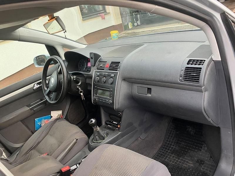 Gebraucht VW Touran Basis 102 PS (75 kW) 2004 Silber Van / Kleinbus