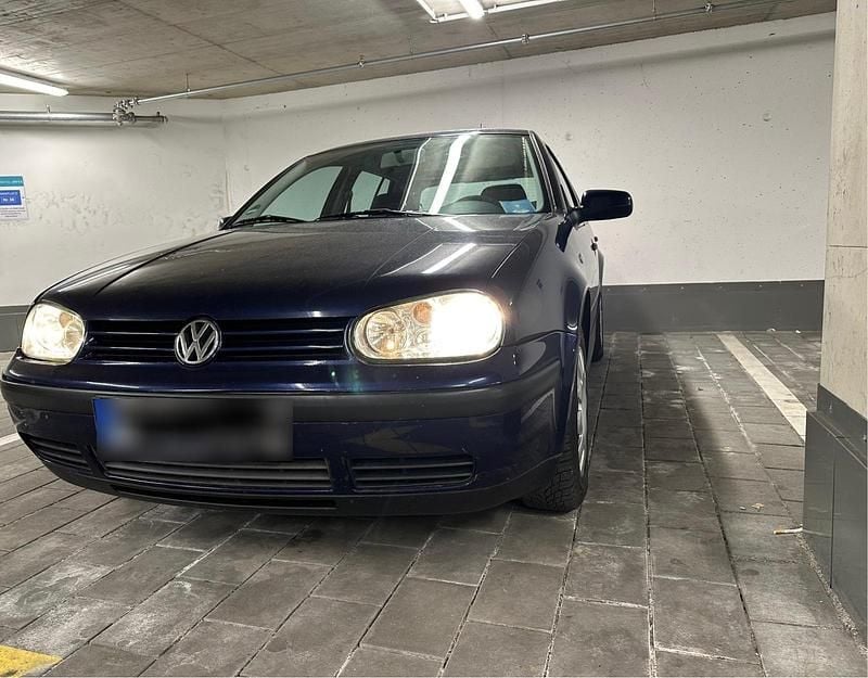 Gebraucht VW Golf IV 94 PS (69 kW) 2002 Blau Kleinwagen