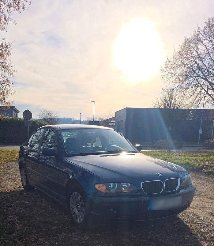 Second-hand BMW 318 143 CP (105 kW) 2002 Albastru Berlinǎ