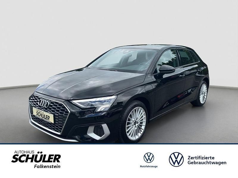 Schwarz (brillantschwarz) Gebraucht 2022 Audi A3 Sportback e-tron Advanced Limousine | 25.935 € (Fairer Preis) - Bild 1/4