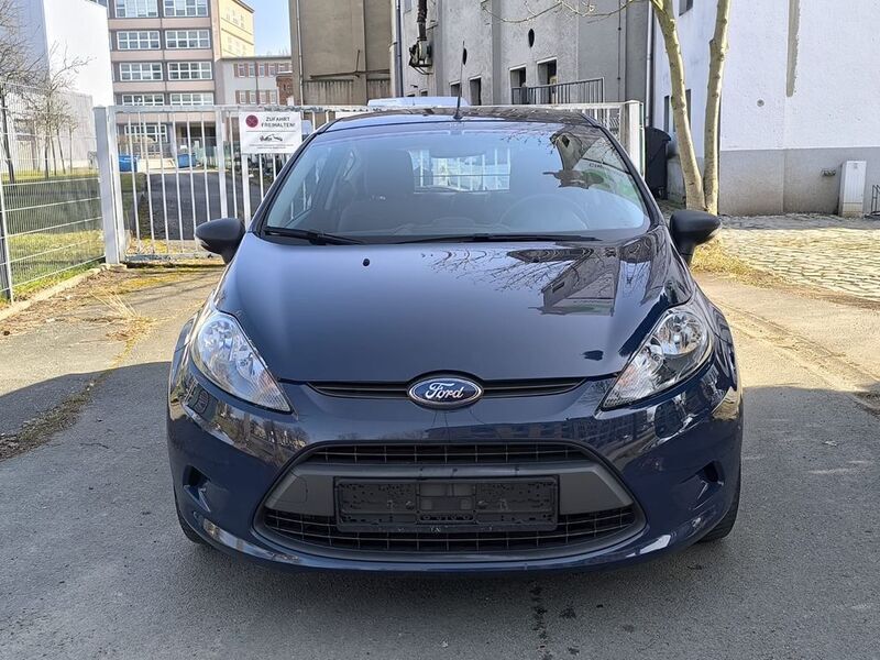Gebraucht Ford Fiesta Ambiente 60 PS (44 kW) 2012 Blau Kleinwagen