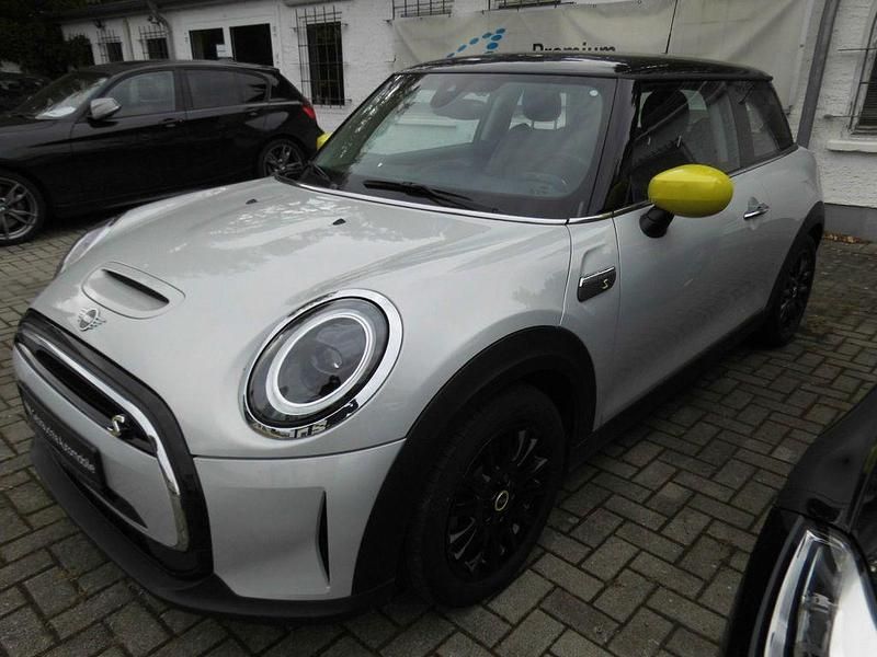 Silber Gebraucht 2022 Mini Cooper SE Classic Kleinwagen | 19.490 € (Fairer Preis) - Bild 1/4