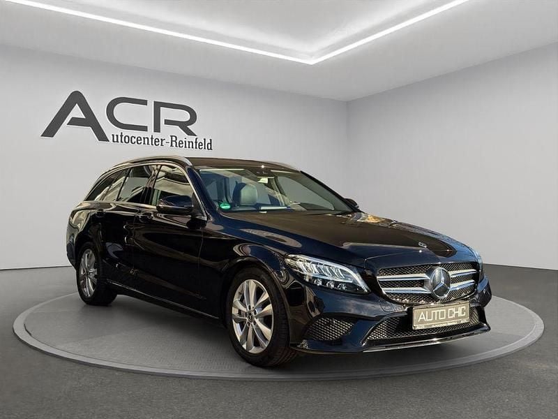 Schwarz Gebraucht 2019 Mercedes C300 Limousine | 26.990 € (Superpreis) - Bild 1/4