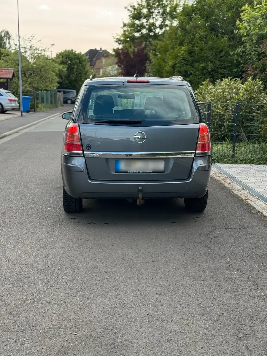 Gebraucht Opel Zafira 150 PS (110 kW) 2006 Silber Van / Kleinbus