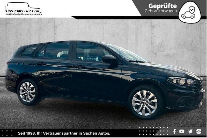 Gebraucht Fiat Tipo Lounge 95 PS (69 kW) 2019 Schwarz Limousine