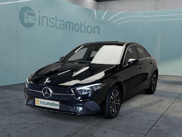 Gebraucht Mercedes A200 Advanced 163 PS (119 kW) 2024 Schwarz Limousine