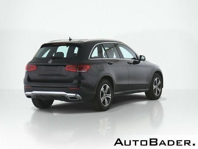 Gebraucht Mercedes GLC220 Exclusive 194 PS (142 kW) 2022 197 lack obsidianschwarz (metallic) SUV