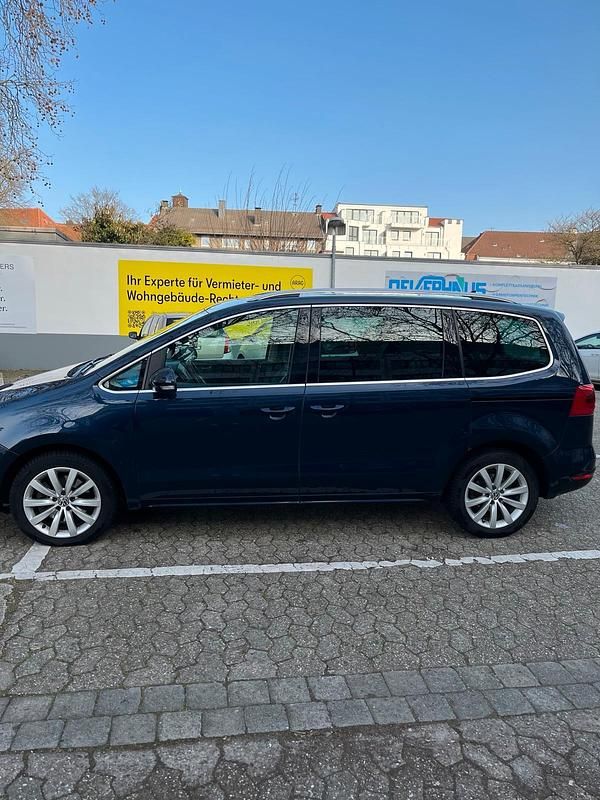 Gebraucht VW Sharan Business 177 PS (130 kW) 2011 Blau Van / Kleinbus
