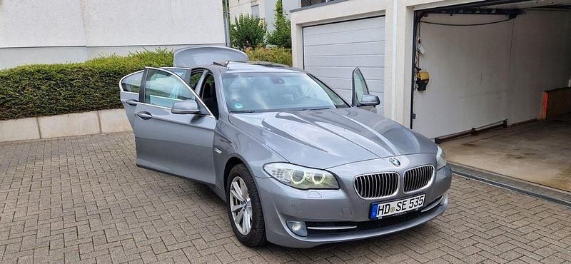 Grau Gebraucht 2012 BMW 525 Sport Line Limousine | 10.500 € (Guter Preis) - Bild 1/4