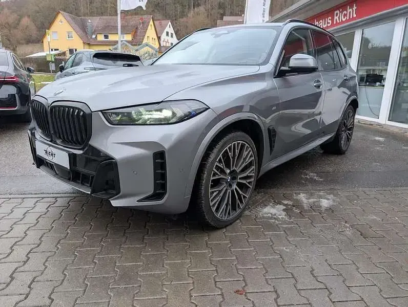 Gebraucht BMW X5 M Sport 286 PS (210 kW) 2024 Skyscraper grau metallic SUV