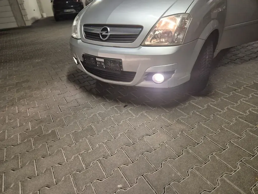 Usata Opel Meriva Edition 90 CV (66 kW) 2006 Argento Monovolume
