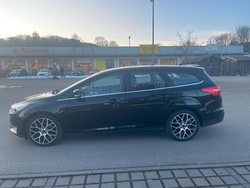 Gebraucht Ford Focus Titanium 150 PS (110 kW) 2018 Schwarz Kombi