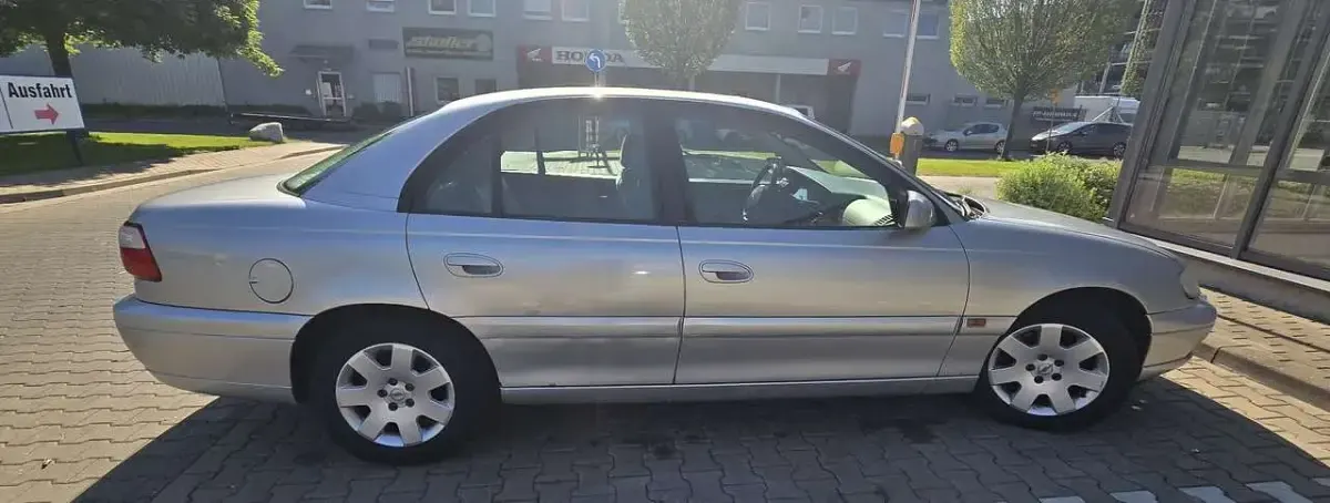 Gebraucht Opel Omega 144 PS (105 kW) 2000 Silber Limousine