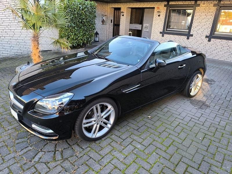 Schwarz Gebraucht 2015 Mercedes SLK250 Cabrio | 22.500 € (Guter Preis) - Bild 1/4