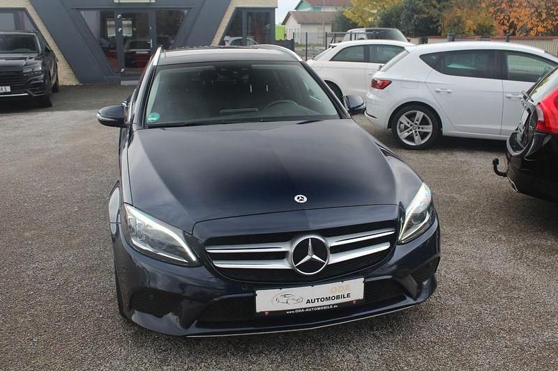 Blau Gebraucht 2020 Mercedes C220 Avantgarde Limousine | 24.990 € (Fairer Preis) - Bild 1/4