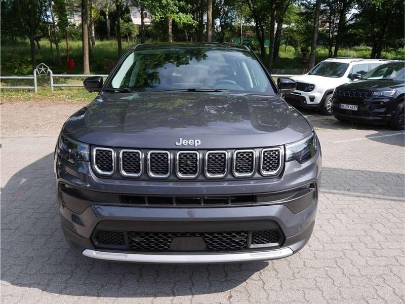 Uusi Jeep Compass Altitude 131 HP (96 kW) 2025 Harmaa Katumaasturi