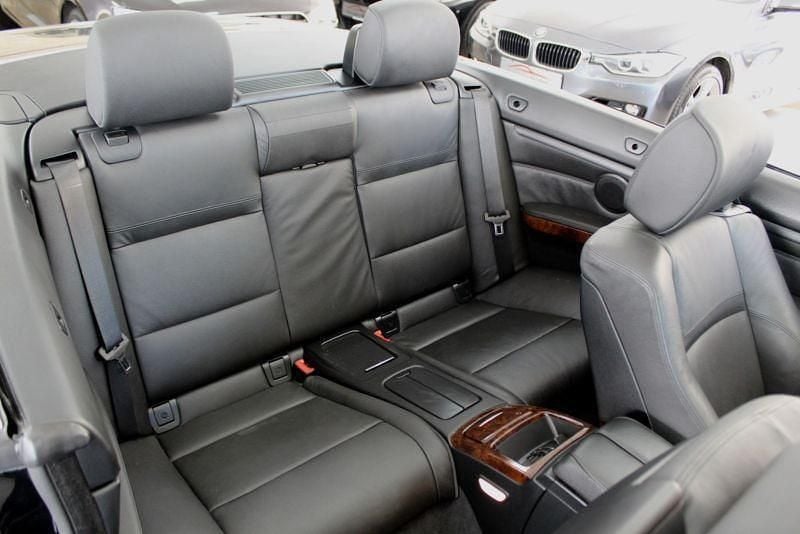 Gebraucht BMW 325 Cabriolet Performance 218 PS (160 kW) 2008 Schwarz Cabrio