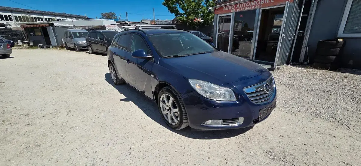 Second-hand Opel Insignia 130 CP (95 kW) 2012 Albastru Break