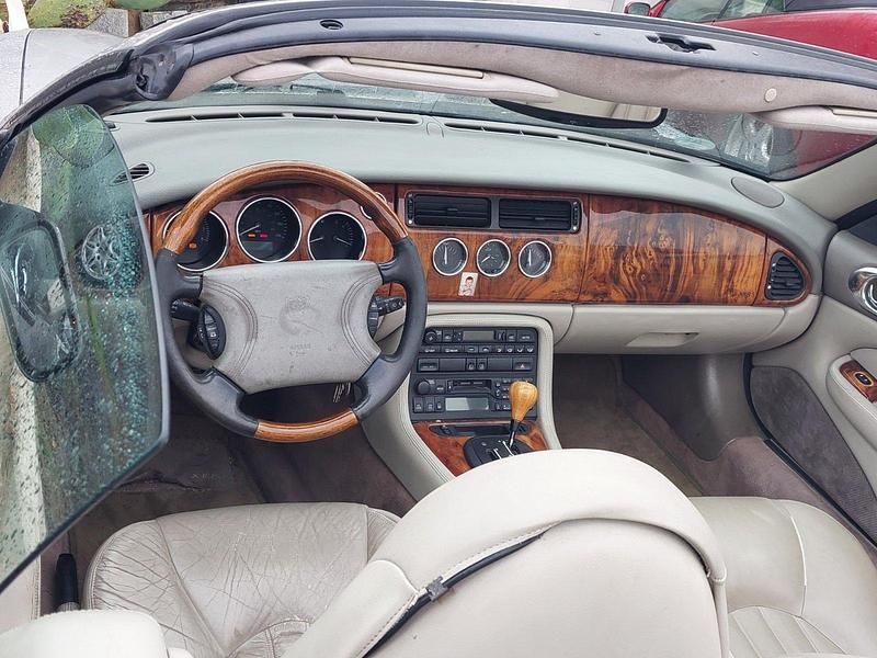 Gebraucht Jaguar XK8 284 PS (208 kW) 1998 Silber Cabrio