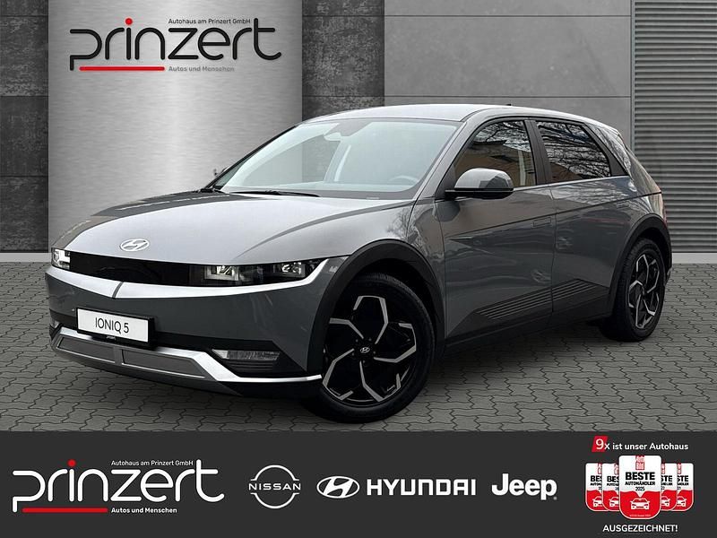 Galactic grey / met Gebraucht 2023 Hyundai Ioniq 6 Basis Limousine | 31.470 € (Superpreis) - Bild 1/3