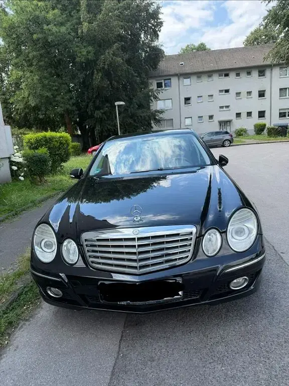 Gebraucht Mercedes E200 Elegance 184 PS (135 kW) 2007 Schwarz Limousine