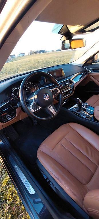 Gebraucht BMW 520 190 PS (139 kW) 2019 Schwarz Kombi