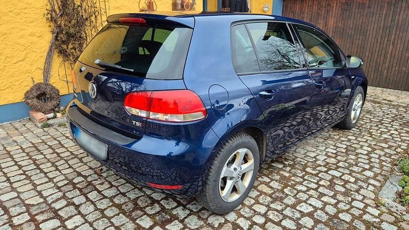 Gebraucht VW Golf VII Match 122 PS (89 kW) 2012 Blau Limousine