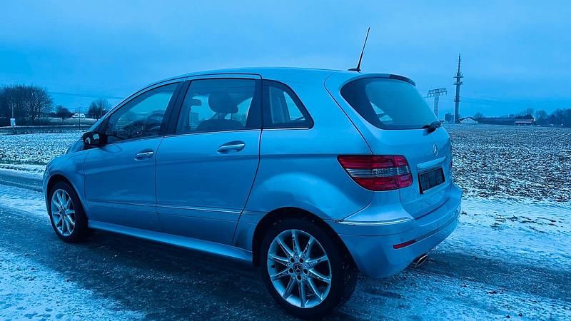 Gebraucht Mercedes B170 116 PS (85 kW) 2005 Blau Van / Kleinbus