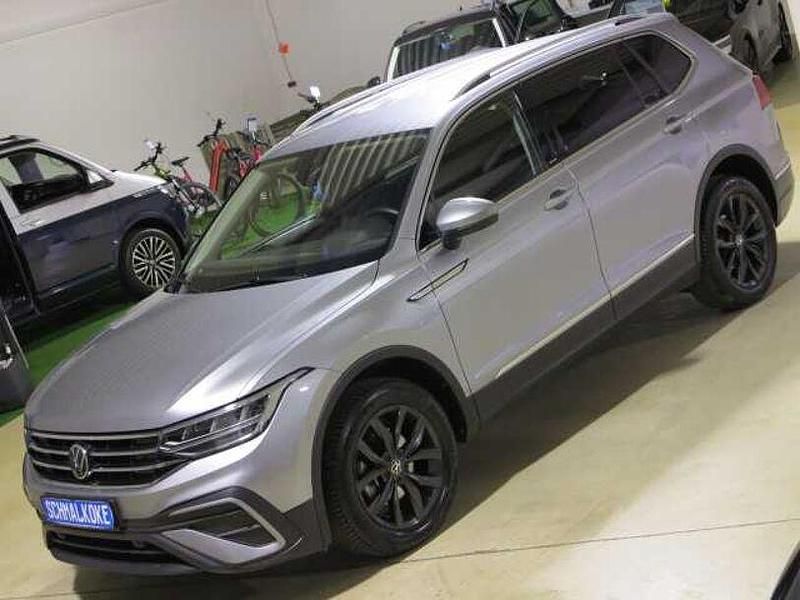 Gebraucht VW Tiguan Allspace Move 150 PS (110 kW) 2024 Pyrite silver (metallic) SUV