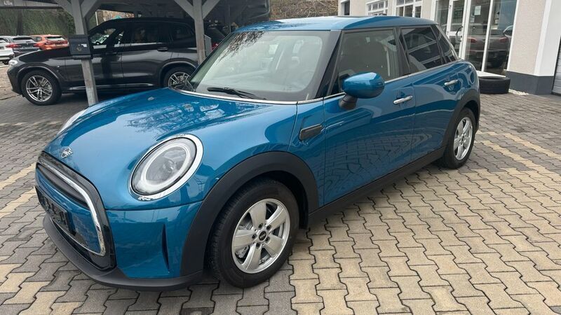 Gebraucht Mini ONE Classic 102 PS (75 kW) 2021 Island blue metallic Kleinwagen