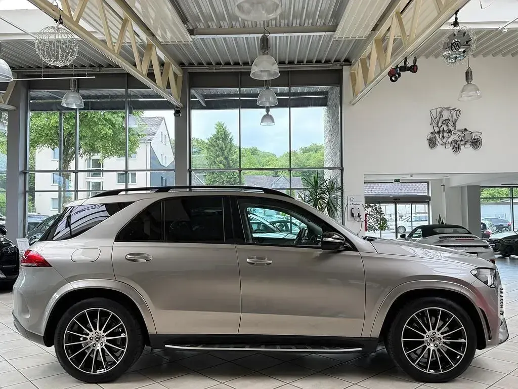 Gebraucht Mercedes GLE450 AMG Night 389 PS (286 kW) 2023 Silber metallic
