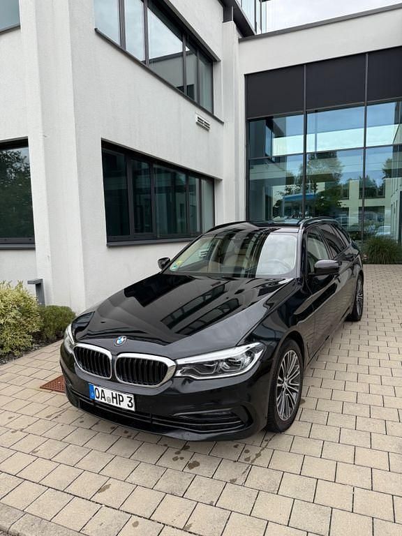 Schwarz Gebraucht 2019 BMW 520 Sport Line Limousine | 19.000 € (Guter Preis) - Bild 1/4