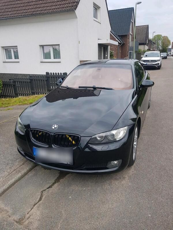 Schwarz Gebraucht 2010 BMW 320 Cabriolet Cabrio | 7.900 € (Superpreis) - Bild 1/4