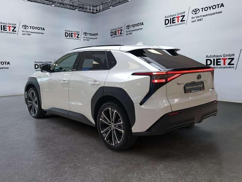 Gebraucht Toyota bZ4X Comfort 150 kW (204 PS) 2023 Weiß SUV