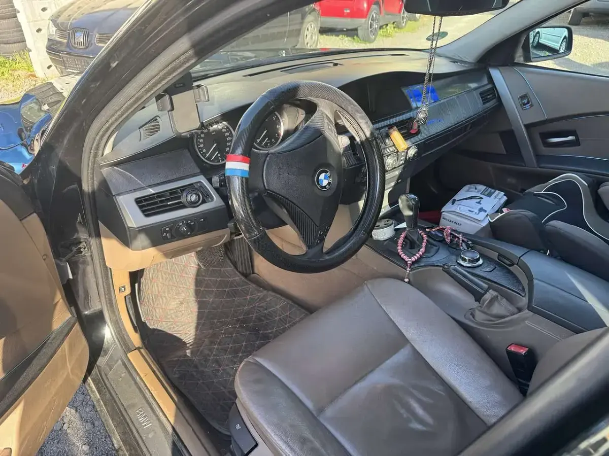 Second-hand BMW 523 177 CP (130 kW) 2006 Negru Berlinǎ