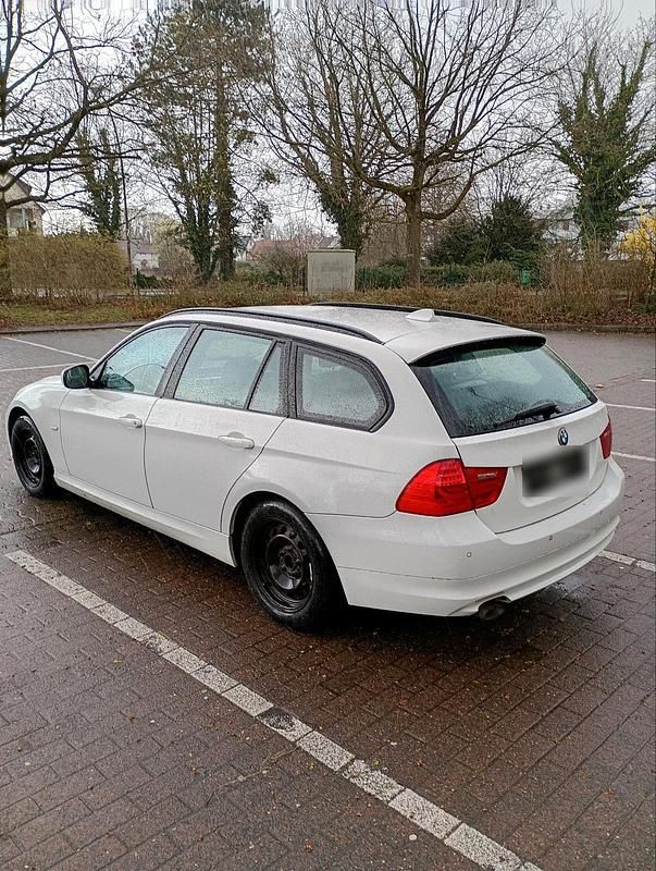 Gebraucht BMW 318 143 PS (105 kW) 2010 Weiß Kombi