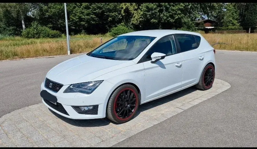 Gebraucht Seat Leon Ecomotive 140 PS (102 kW) 2013 Weiß Limousine