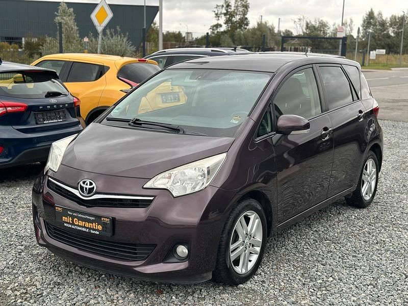 Violet Gebraucht 2012 Toyota Verso-S Club Van / Kleinbus | 5.999 € (Etwas zu teuer) - Bild 1/4